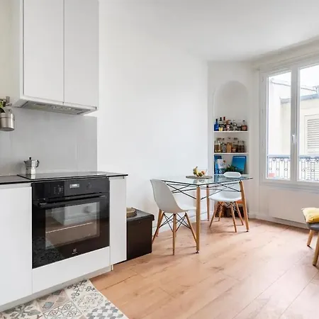 And Cozy Parisian Apartment Paris
